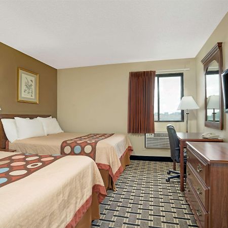 Super 8 By Wyndham Melrose Hotel Екстериор снимка